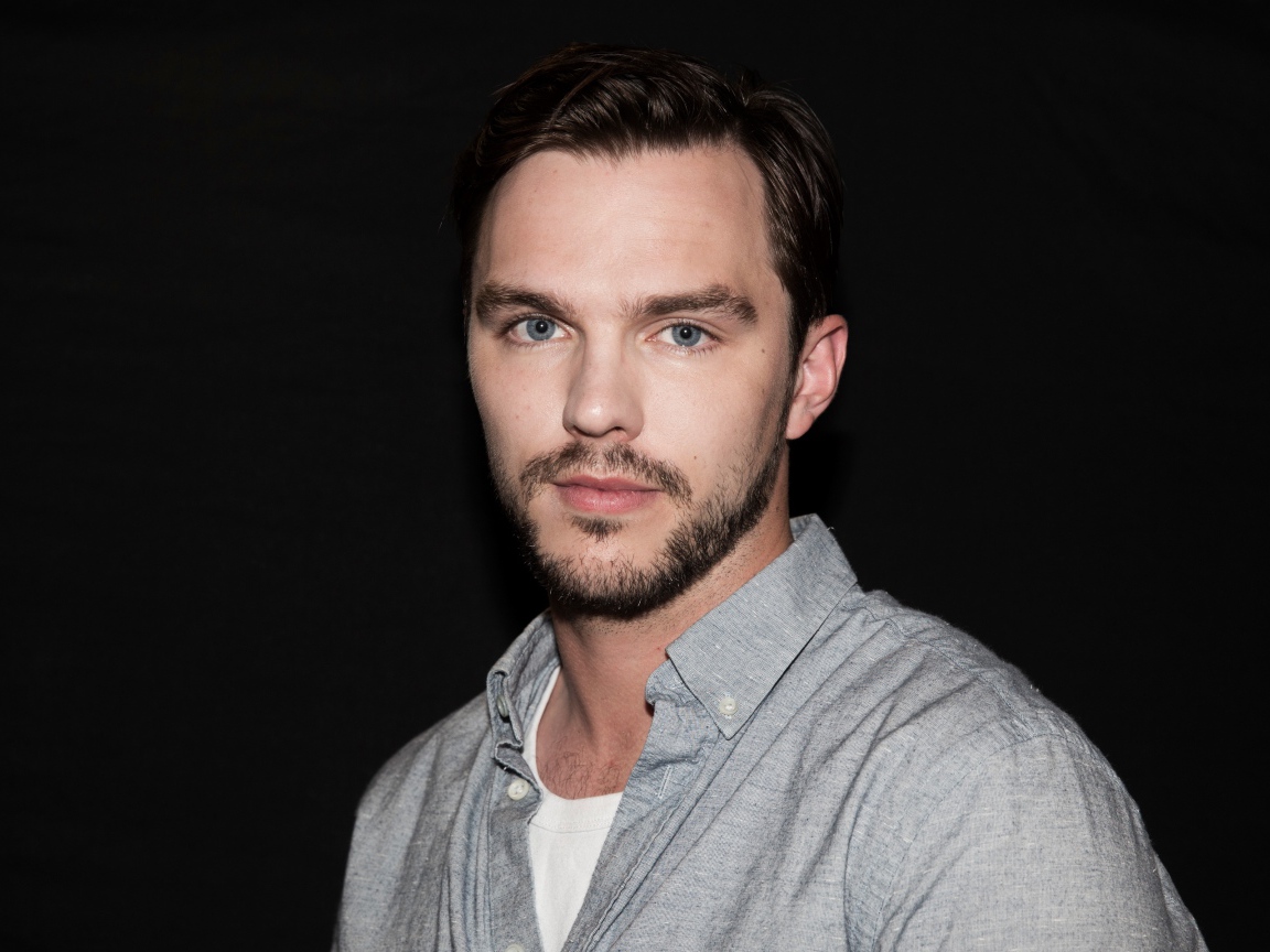 Красивый голубоглазый парень, актер Николас Холт