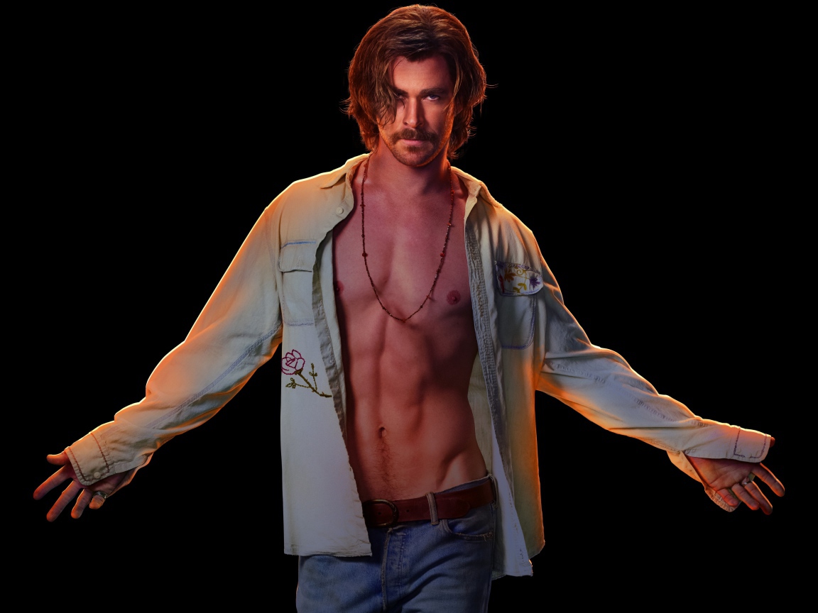 Актер Крис Хемсворт в фильме Ничего хорошего в отеле «Эль Рояль», 2018