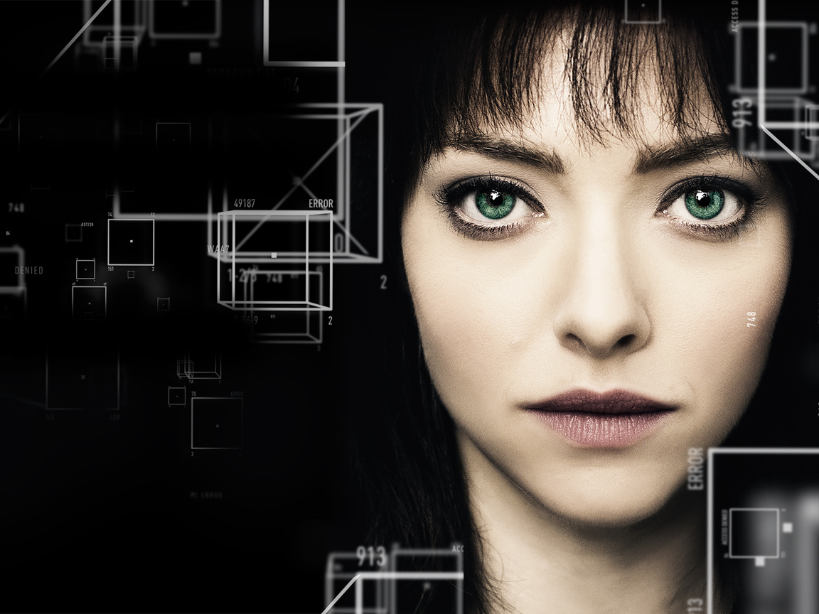 Актриса Аманда Сейфрид в фильме Анон, 2018