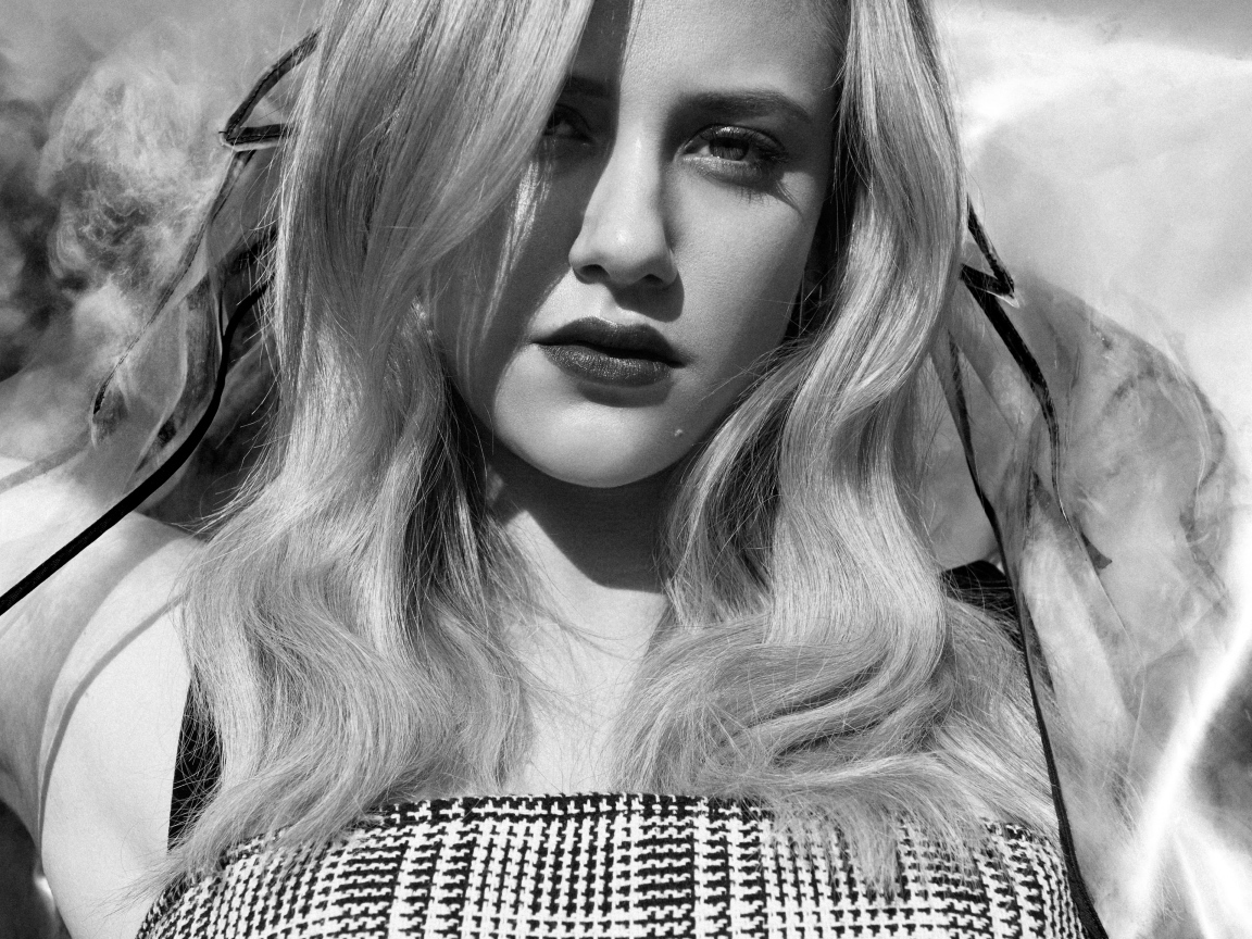 Актриса Лили Рейнхарт, черно-белое фото