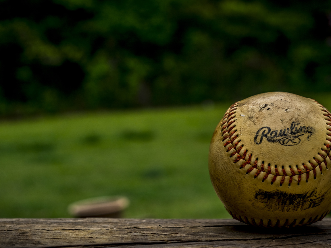 Мяч для бейсбола крупным планом