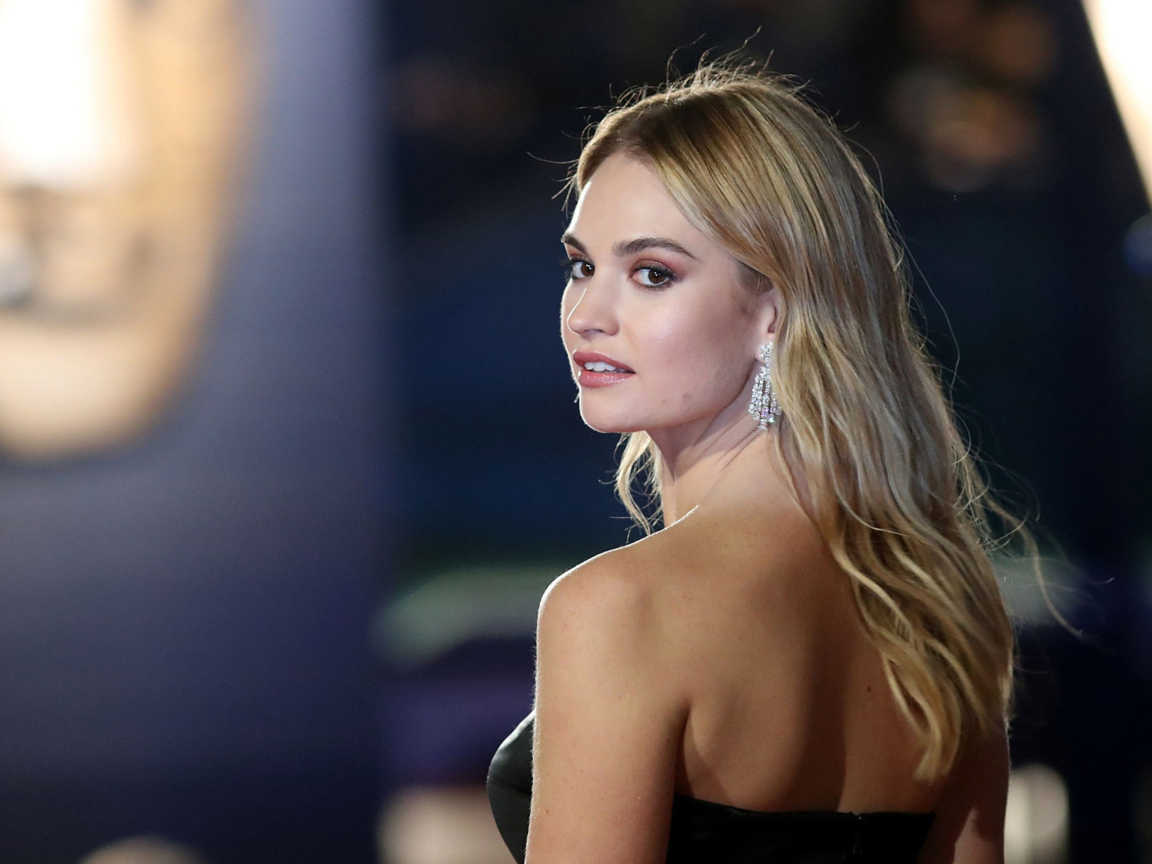 Красивая британская актриса Лили Джеймс