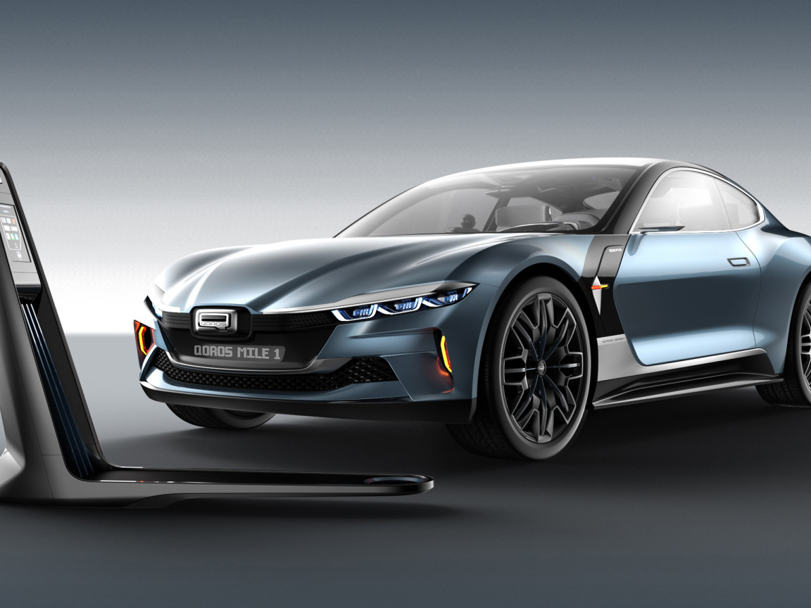 Электромобиль Qoros Mile 1 2018 на заправке