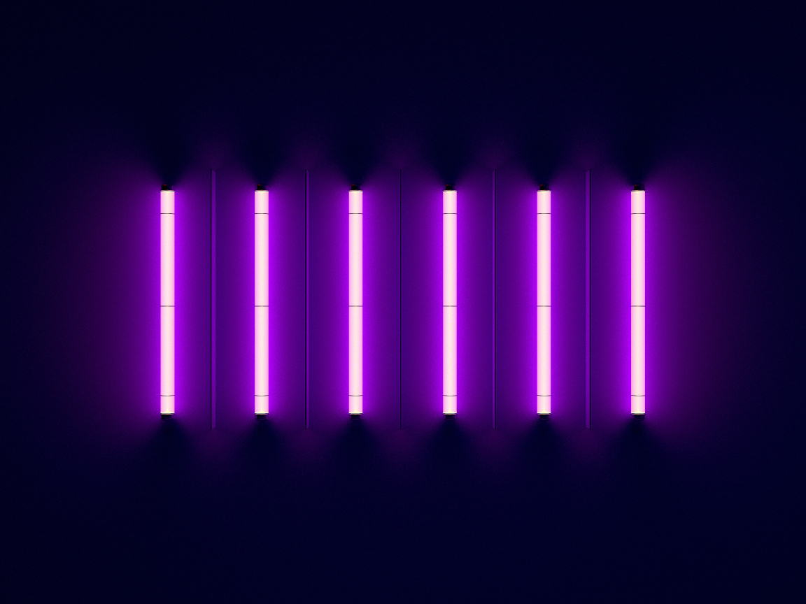 Неоновые светящиеся лампы на синем фоне