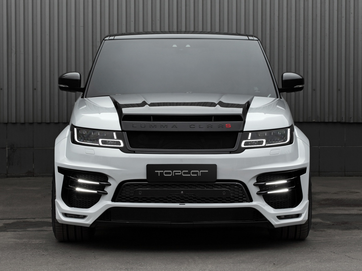 Внедорожник Lumma CLR RS 2019 года на фоне серой стены