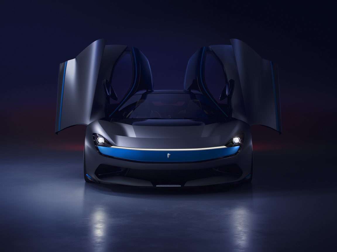 Автомобиль Pininfarina Battista 2019 года с открытыми дверями