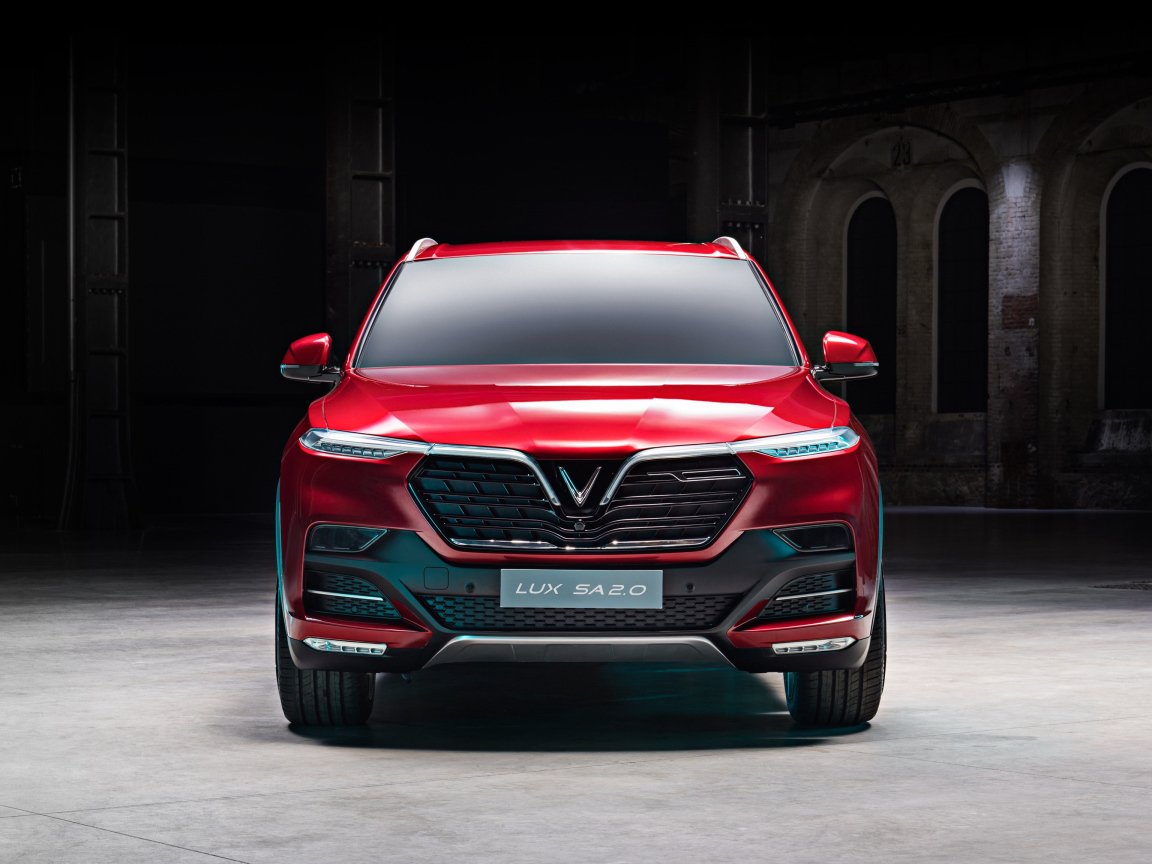 Красный автомобиль LUX SA2  вид спереди