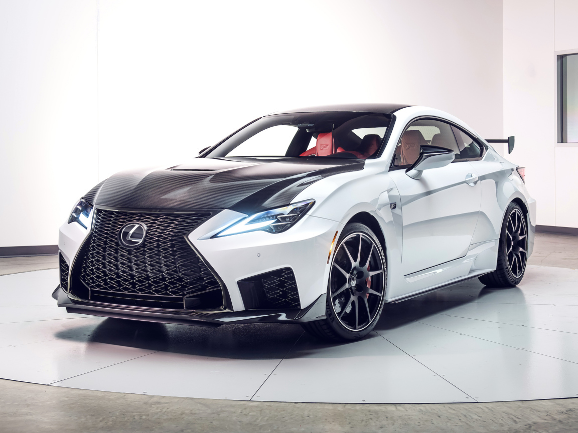 Спортивный автомобиль Lexus RC F, 2020 года 