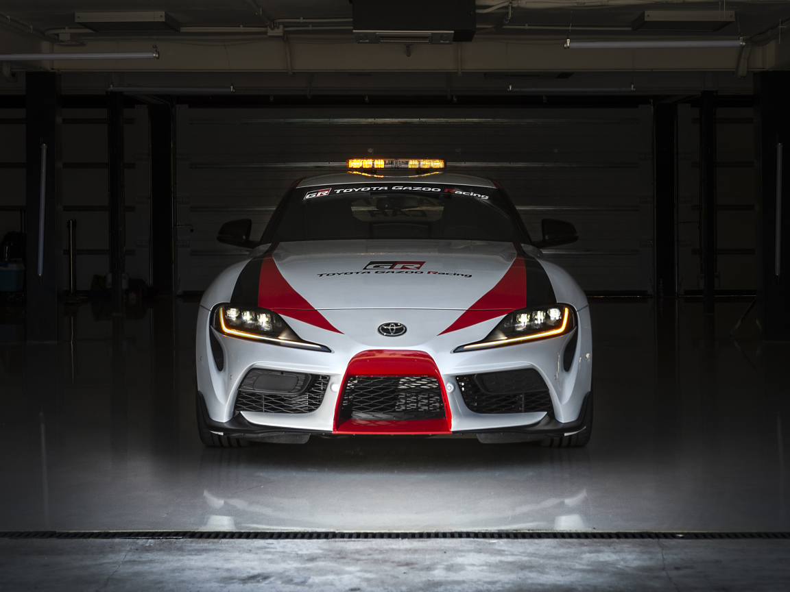 Автомобиль Toyota GR Supra Safety Car, 2019 года в гараже