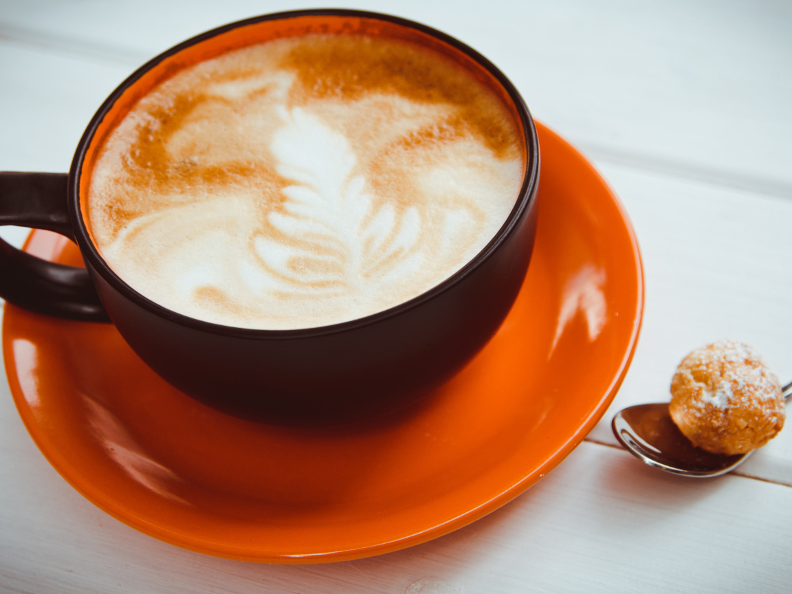 Чашка капучино с рисунком на пене 