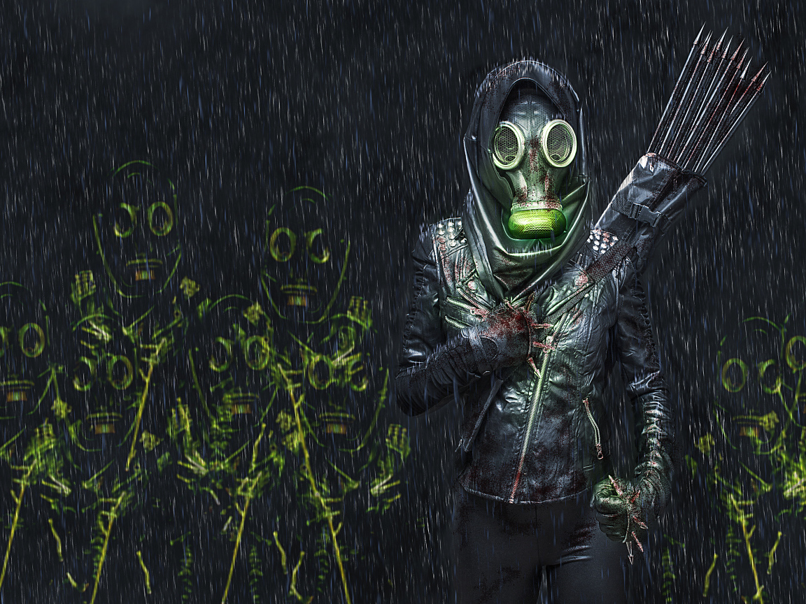 Девушка со стрелами в газовой маске 