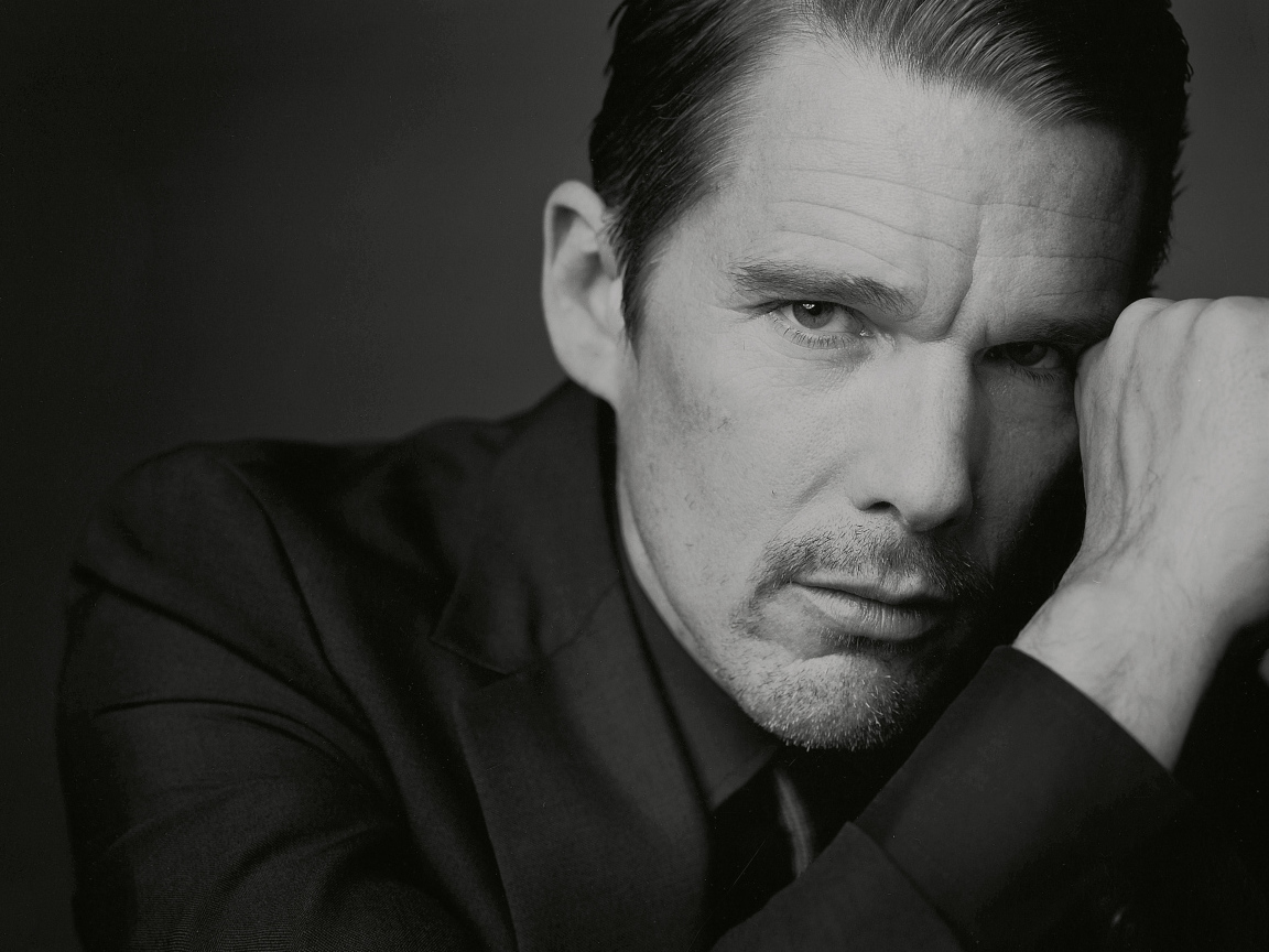 Стильный мужчина, актер Итан Хоук черно белое фото 