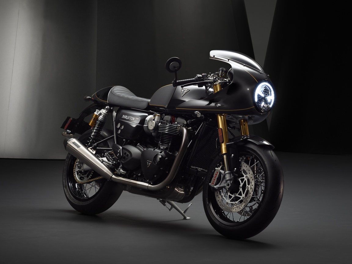 Черный мотоцикл Triumph Thruxton TFC 2019 года 