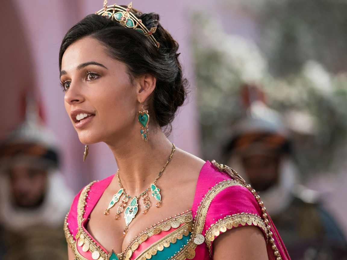 Актриса Наоми Скотт в роли принцессы Жасмин в фильме Аладдин, 2019