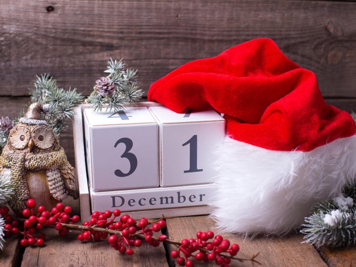 Кубики, новогодняя шапка и украшения на праздник 