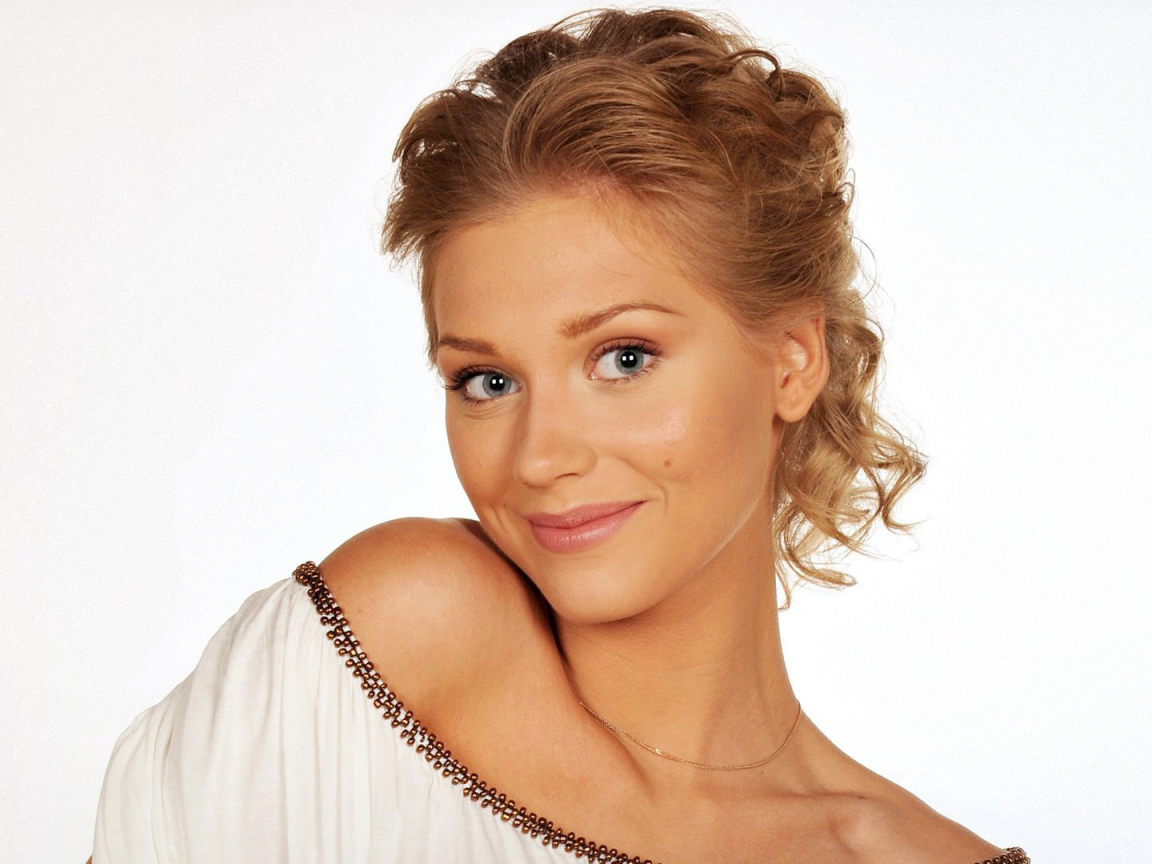 Красивая российская актриса Кристина Асмус