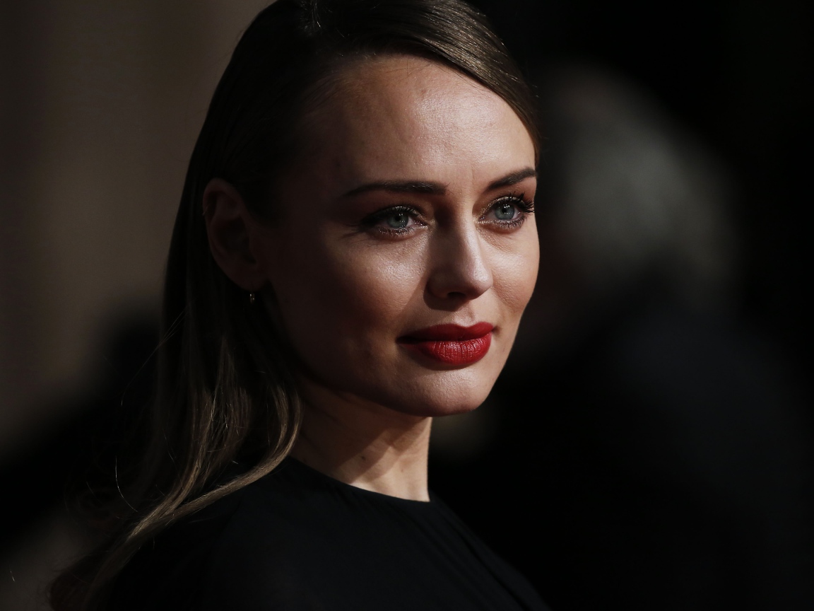 Красивая девушка актриса Лора Хэддок