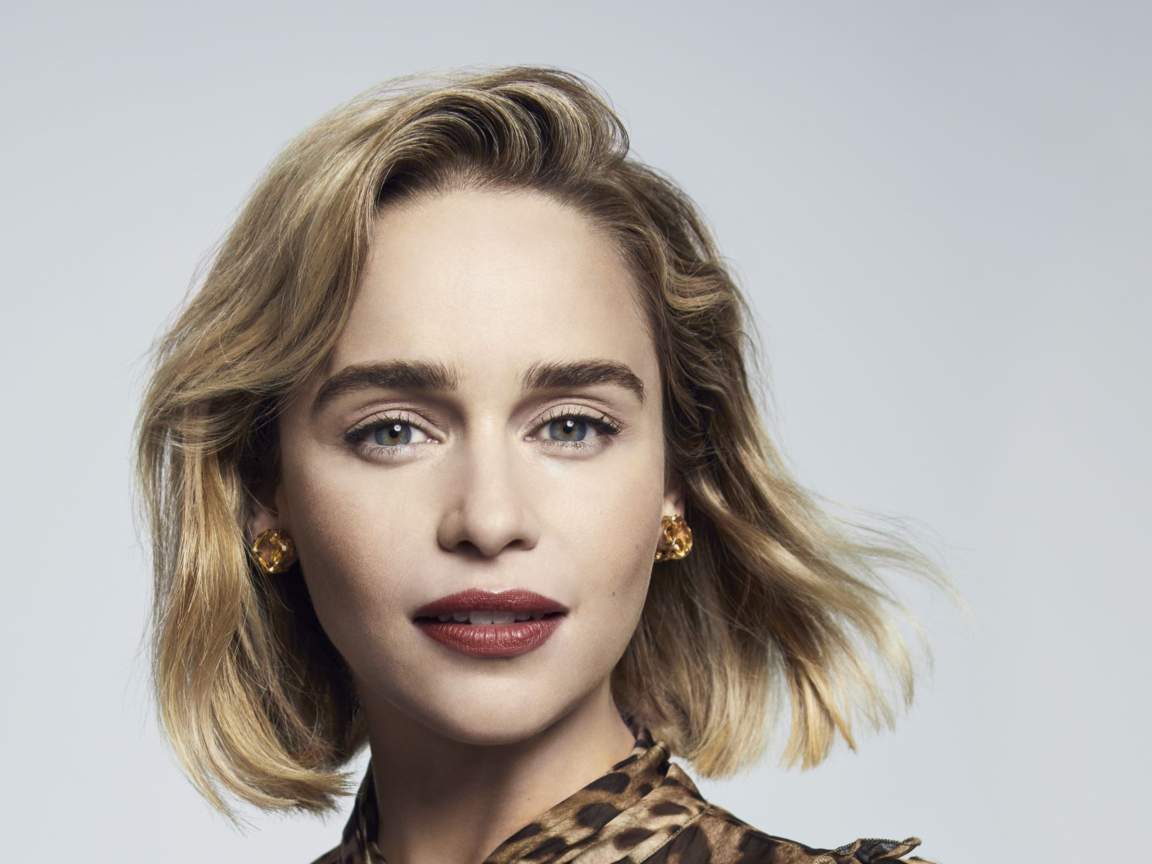 Стильная девушка, актриса Эмилия Кларк лицо крупным планом