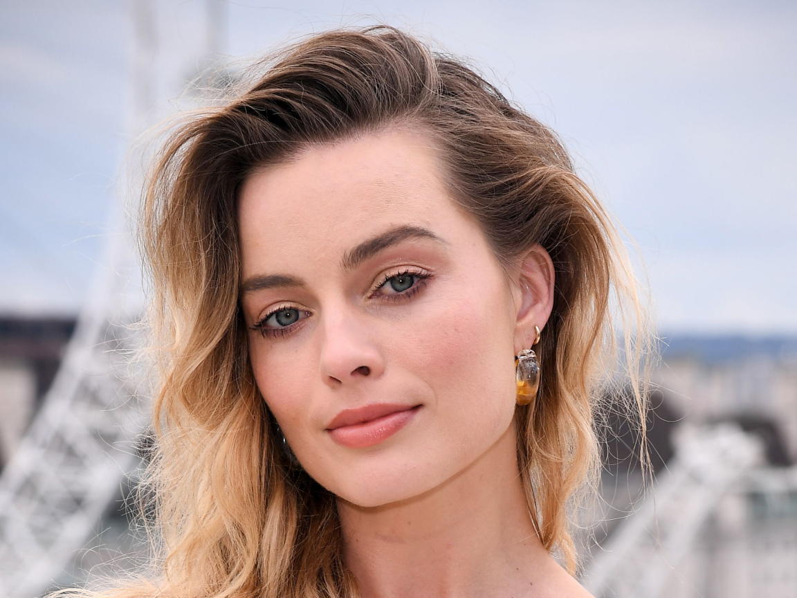 Лицо актрисы Марго Робби крупным планом