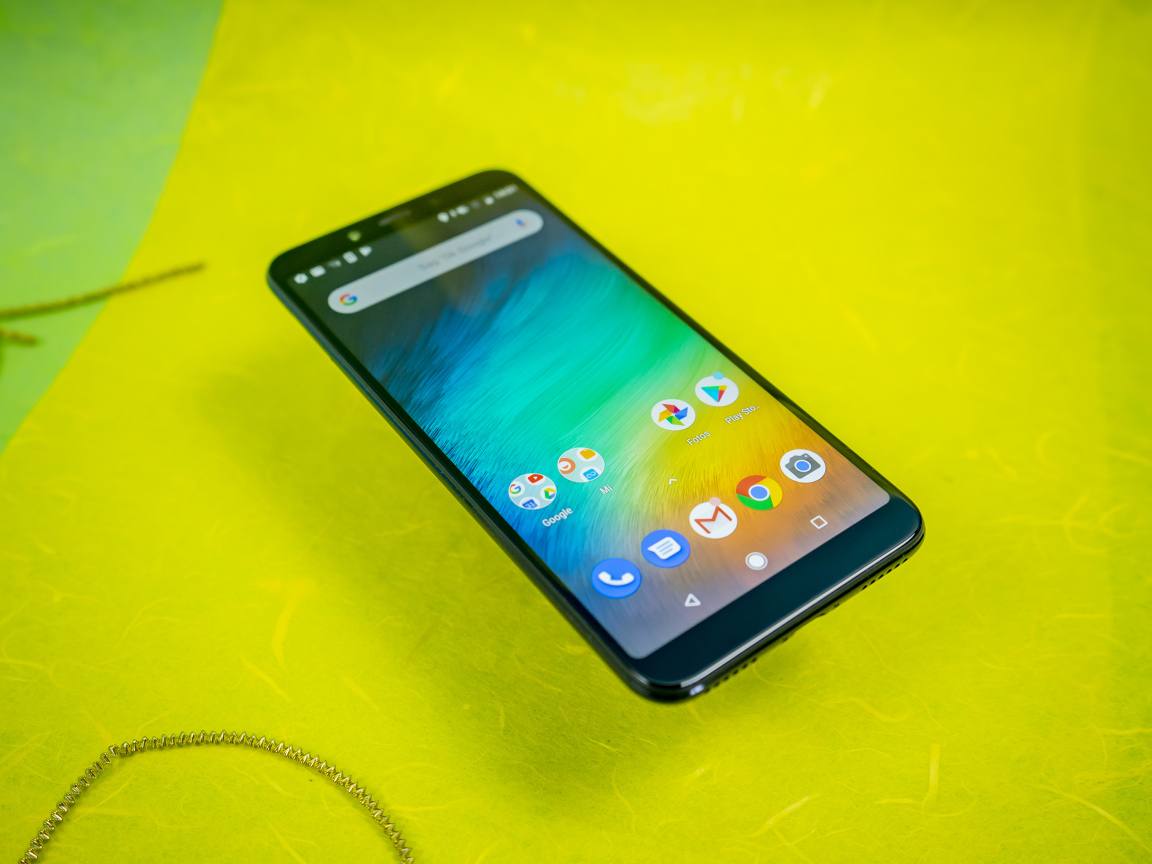 Смартфон Xiaomi Mi A2, 2019 года