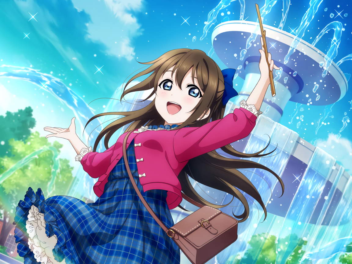 Девушка аниме в платье стоит у фонтана