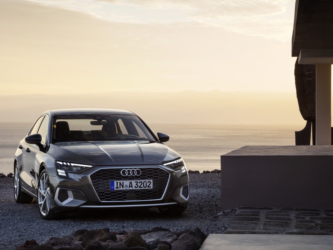 Автомобиль  Audi A3 Sedan 35 TFSI 2020 года у моря