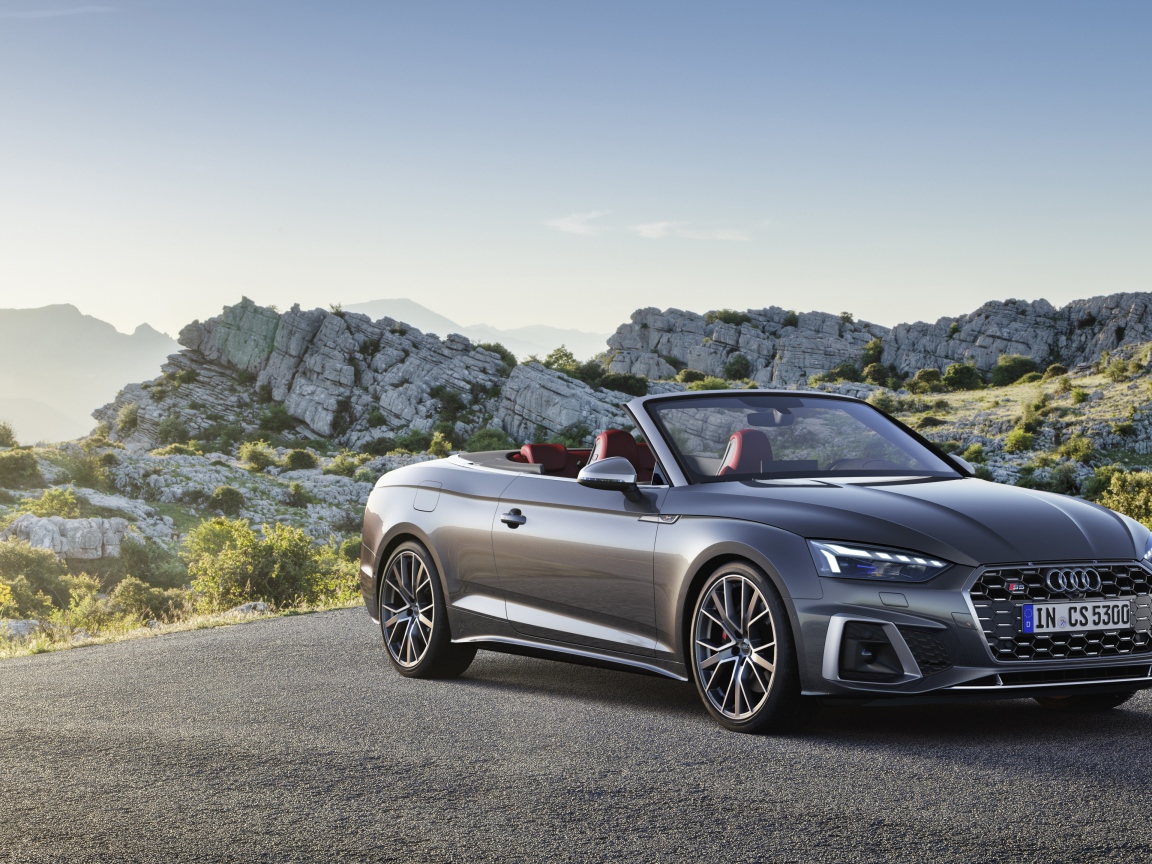 Кабриолет Audi S5,  2020 года в горах 