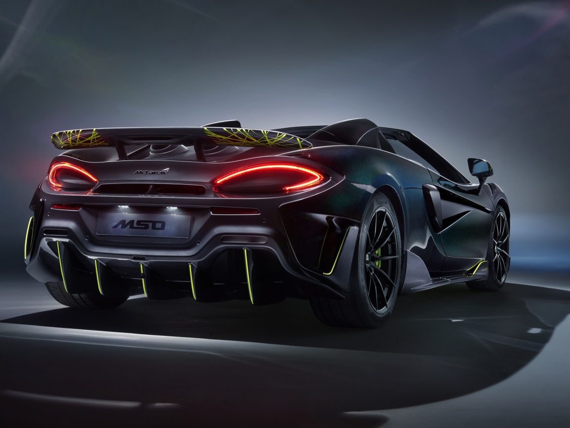 Быстрый McLaren MSO 600LT Spider Segestria Borealis 2020 года вид сзади