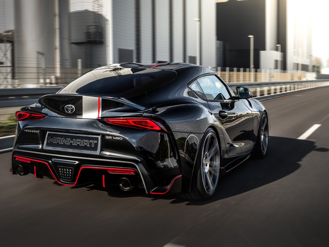 Черный Manhart Supra GR 450 2020 года на дороге вид сзади