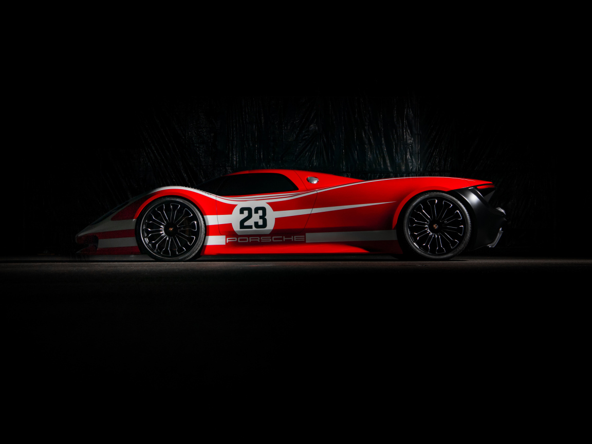 Автомобиль Porsche 917 Living Legend  вид сбоку