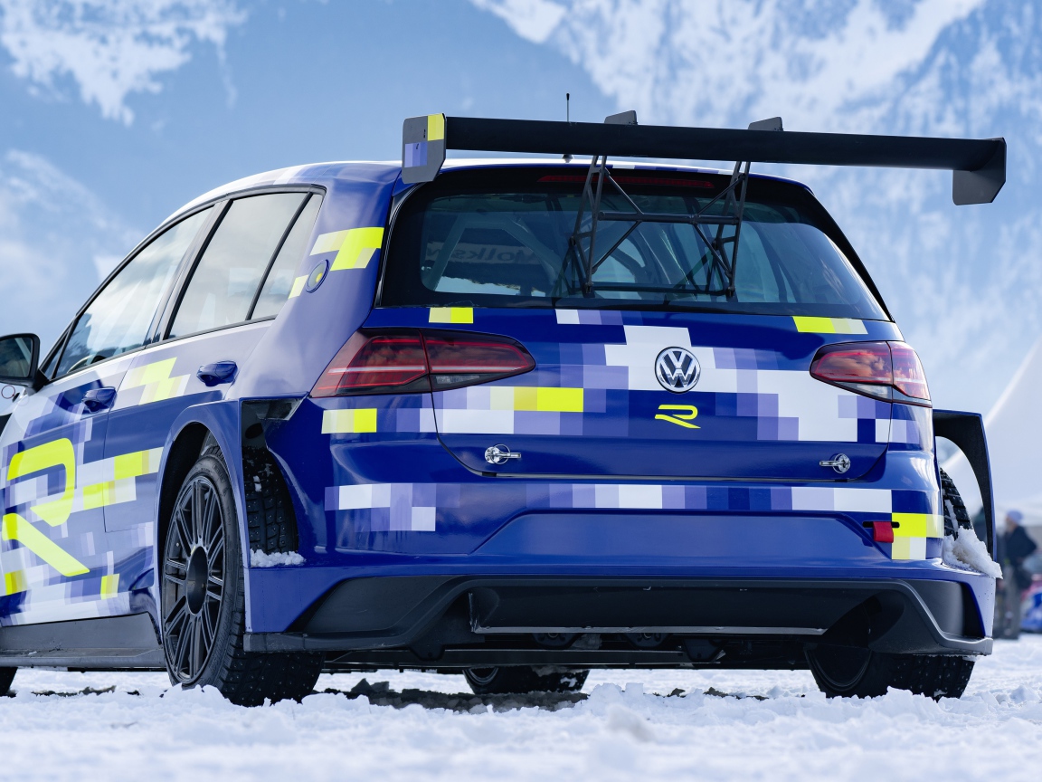 Спортивный автомобиль Volkswagen ER1 Concept 2020 года в горах 