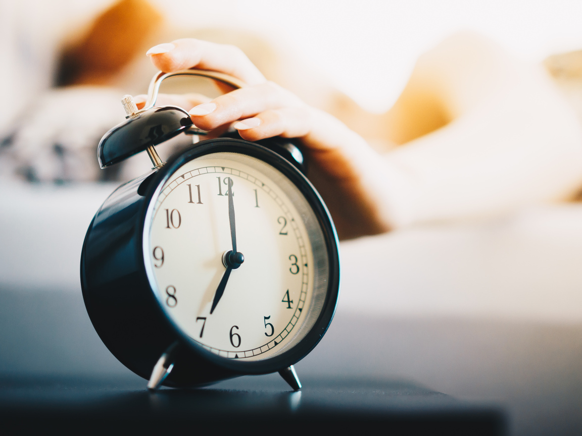 Будильник звонит в сеть утра