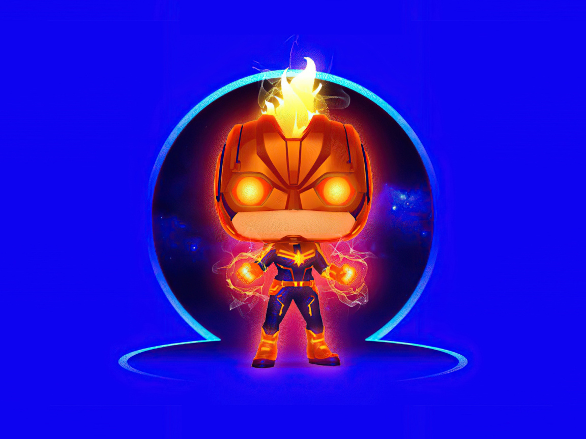 Супергерой капитан Марвел на голубом фоне 