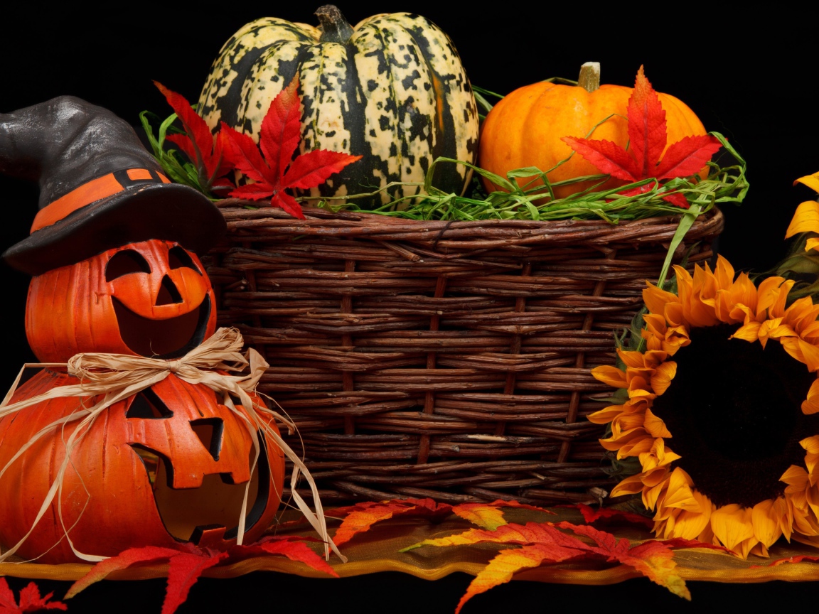 Украшения на праздник Хэллоуин на столе