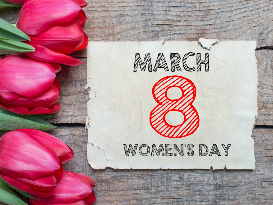 Розовые тюльпаны с открыткой на 8 марта