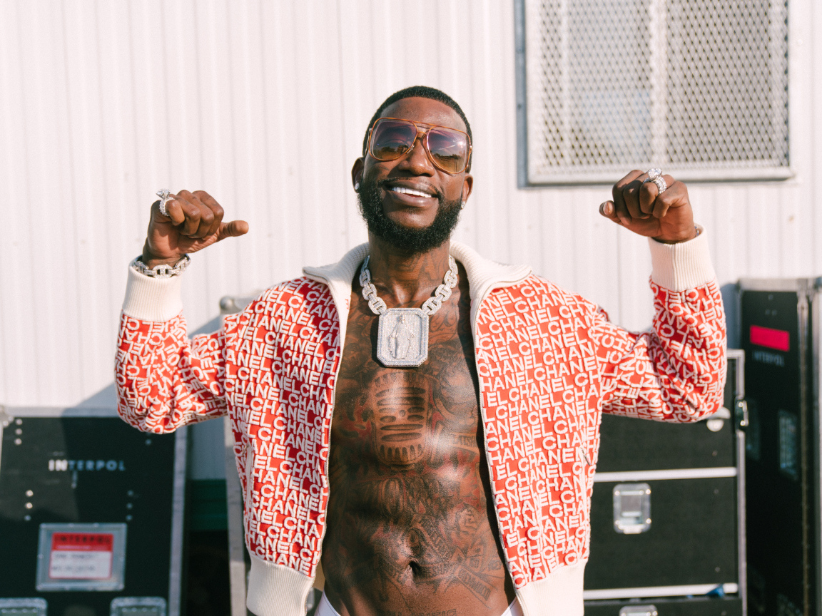 Американский рэпер  Gucci Mane с татуировками на теле
