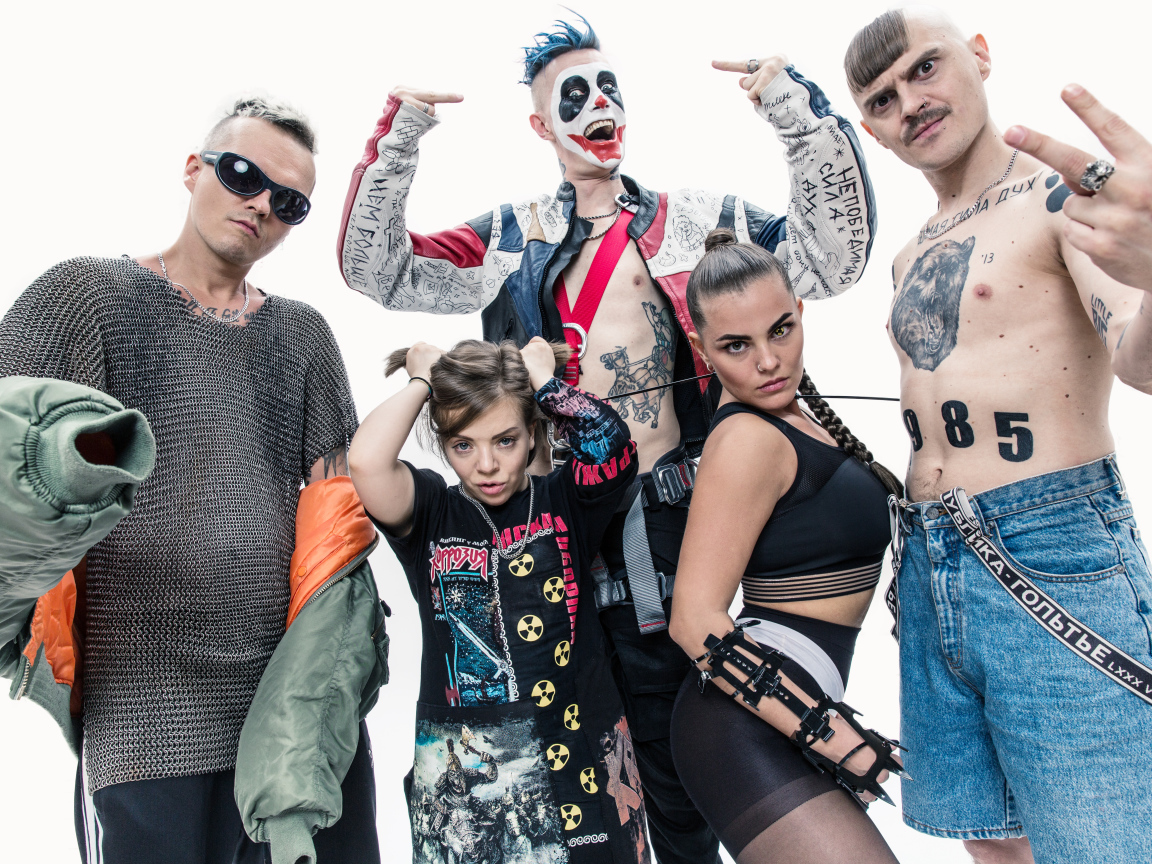 Популярная российская группа Little Big на белом фоне