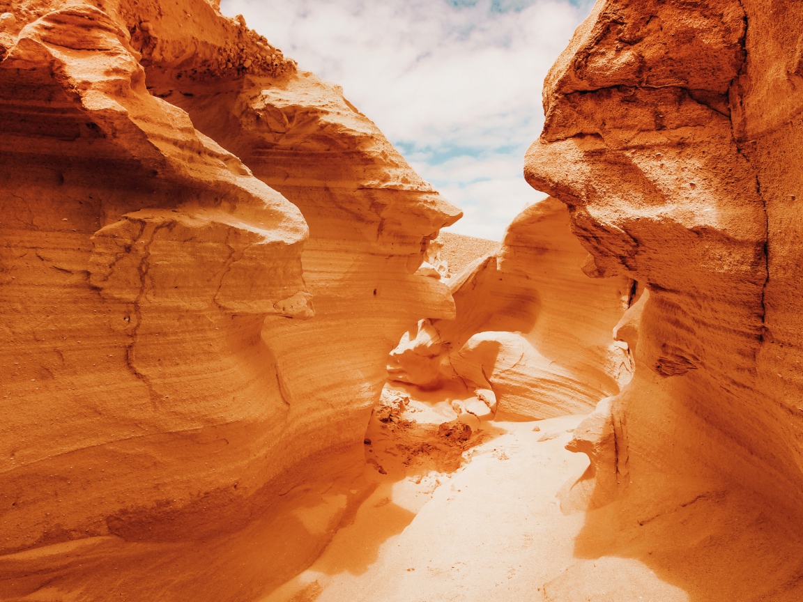 Каменный необычный каньон 