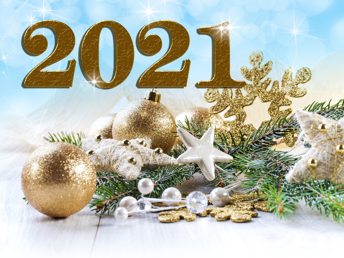 Красивые еловые игрушки на Новый год 2021