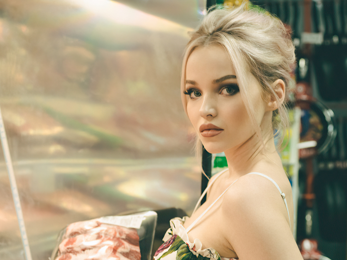 Стильная девушка, актриса Дав Кэмерон 