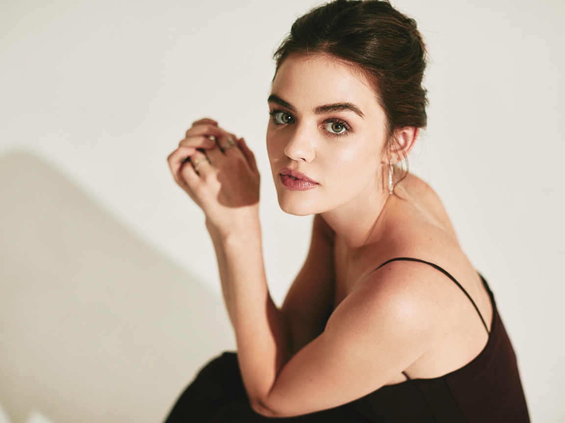 Нежная девушка актриса Люси Хейл