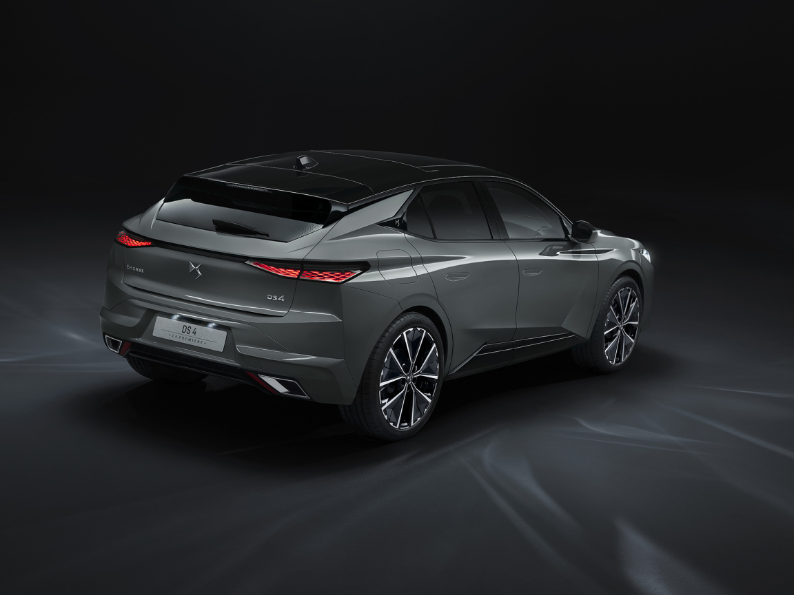Автомобиль DS 4 E-Tense La Première 2021 года вид сзади