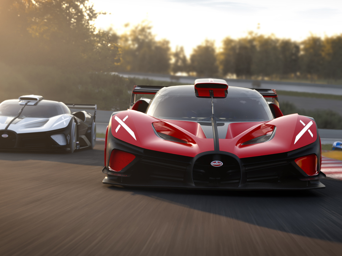 Красный Bugatti Bolide 2022  года на гоночной трассе