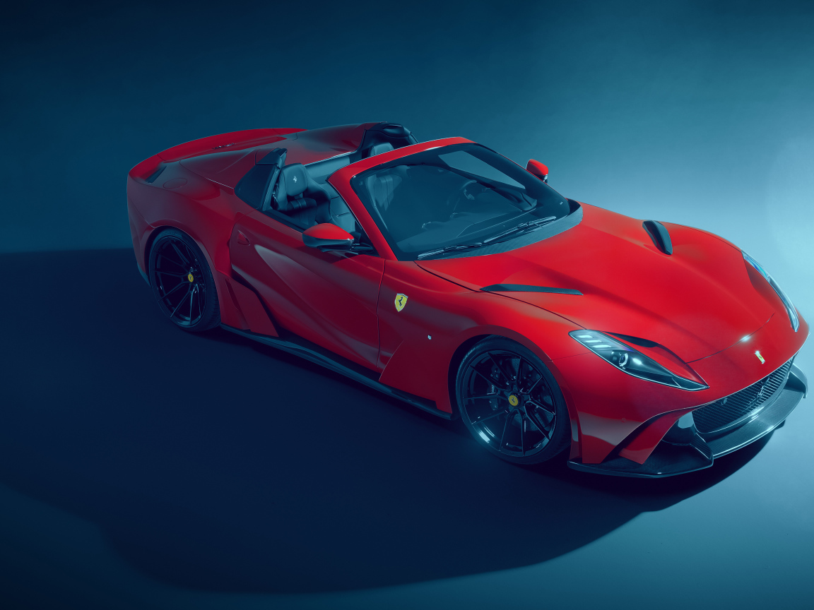 Красный автомобиль  Ferrari 812 GTS N-Largo 2021 года на сером фоне 