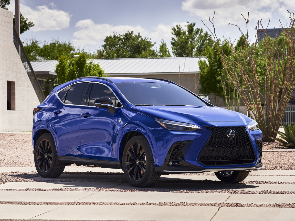 Синий автомобиль Lexus NX 450h+ AWD F SPORT, 2022 года