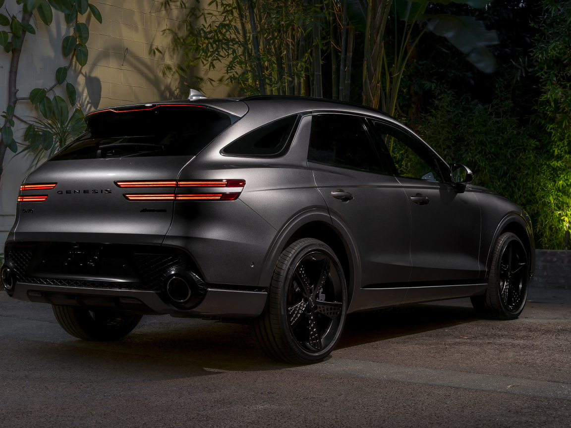 Кроссовер Genesis GV70 3.5T AWD, 2022 года вид сзади