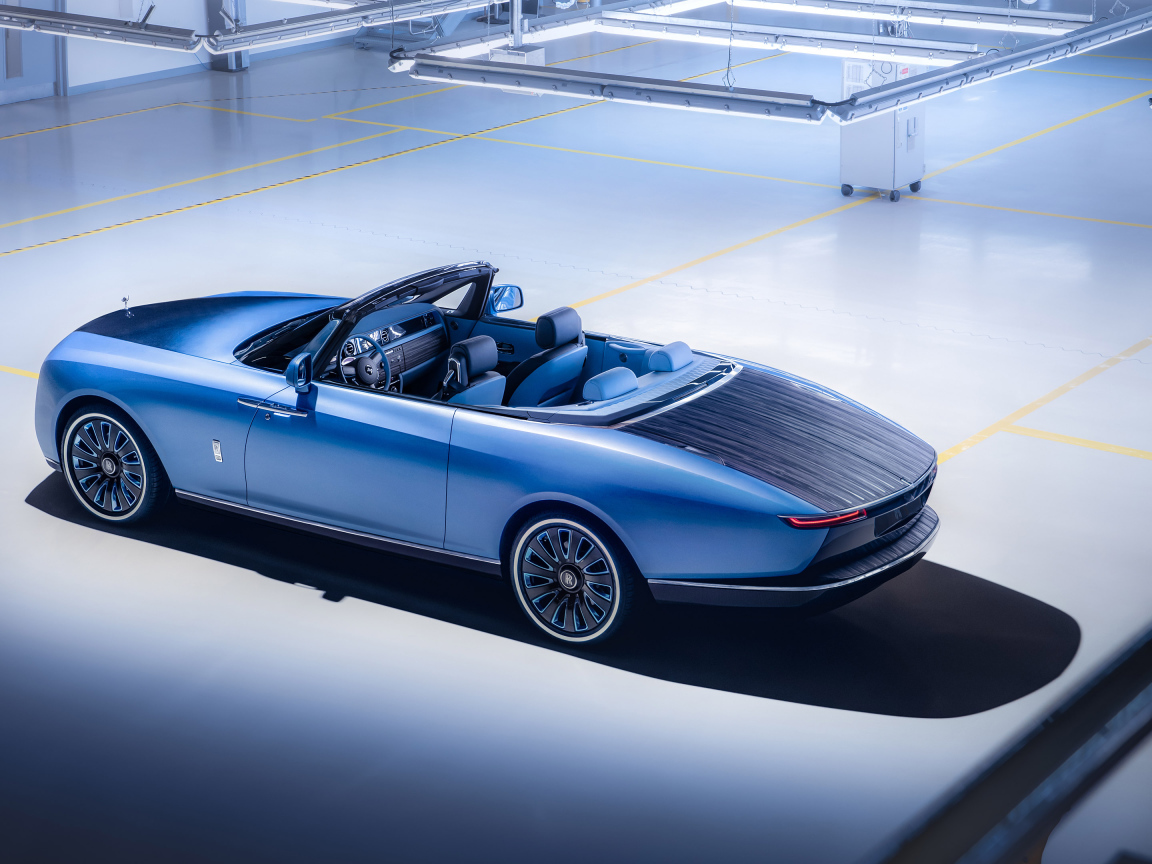 Кабриолет Rolls-Royce Boat Tail вид сзади