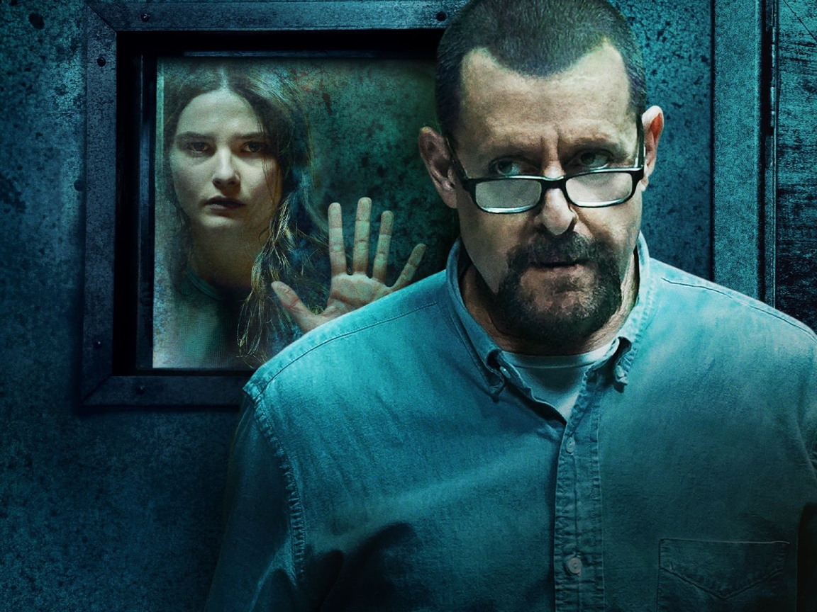 Постер фильма Девушка в подвале, 2021