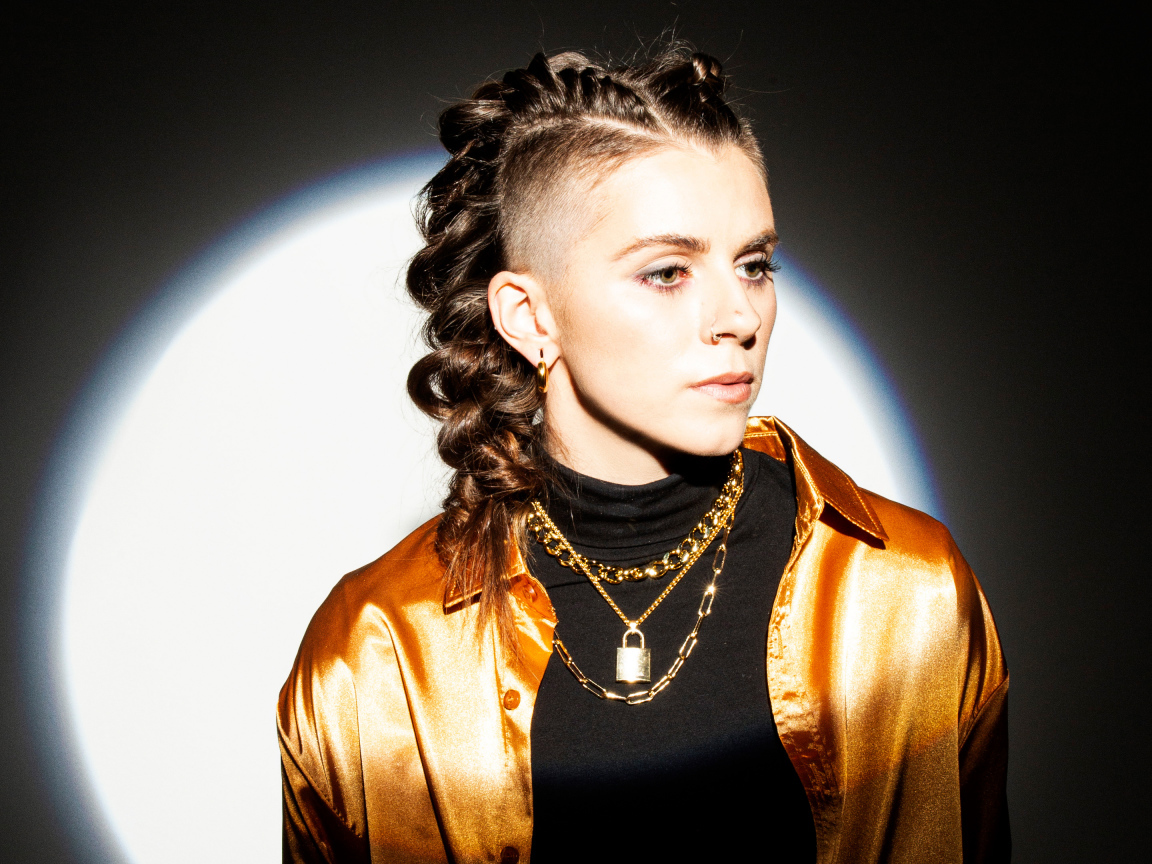 Солистка рок группы PVRIS