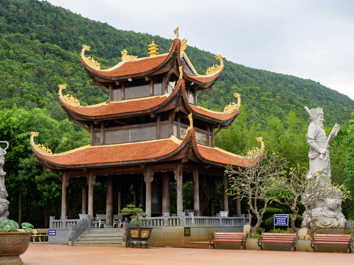 Красивый старинный храм, Вьетнам